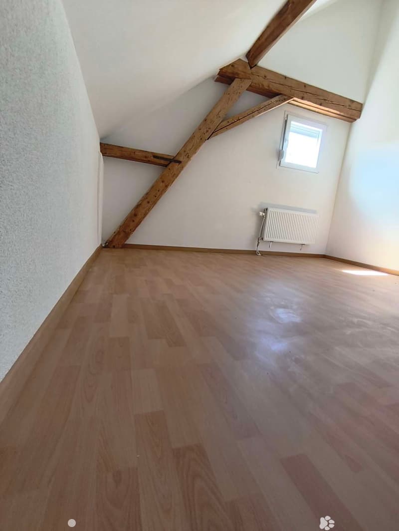 Mansardenzimmern an der Bözinenstrasse in Biel – ab sofort verfügbar (3)