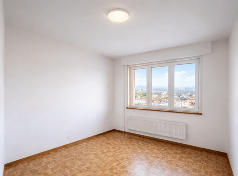 Charming 3.5-room apartment with panoramic view - First month's rent offered! (7)