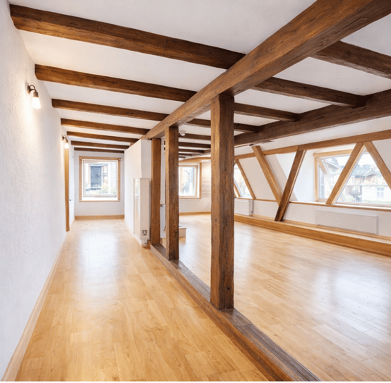 Wo das Holz eine Geschichte erzählt — Seltenes Apartment in Le Locle (2)