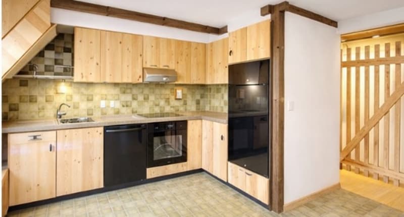 Wo das Holz eine Geschichte erzählt — Seltenes Apartment in Le Locle (1)