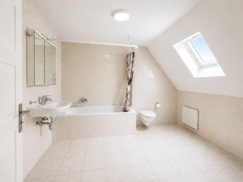 Room for rent available with recently renovated kitchen! (3)