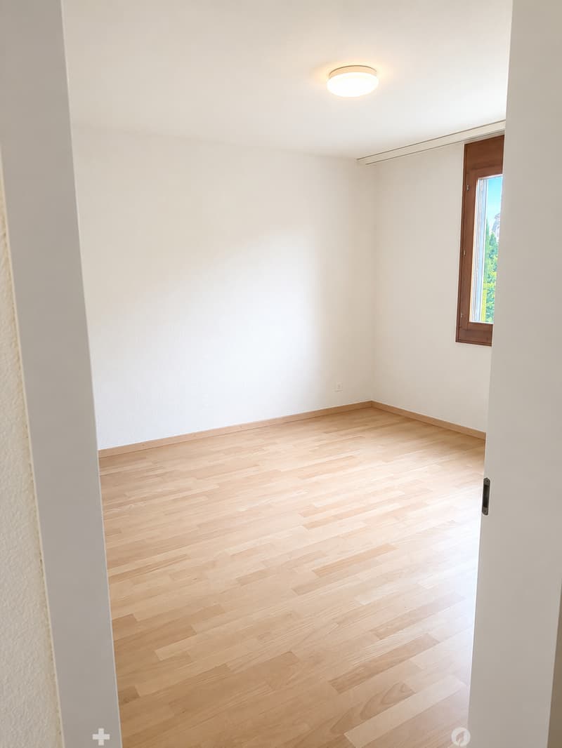 Helle 3.5-Zimmer-Wohnung mit Balkon in Biel – sofort verfügbar! (5)