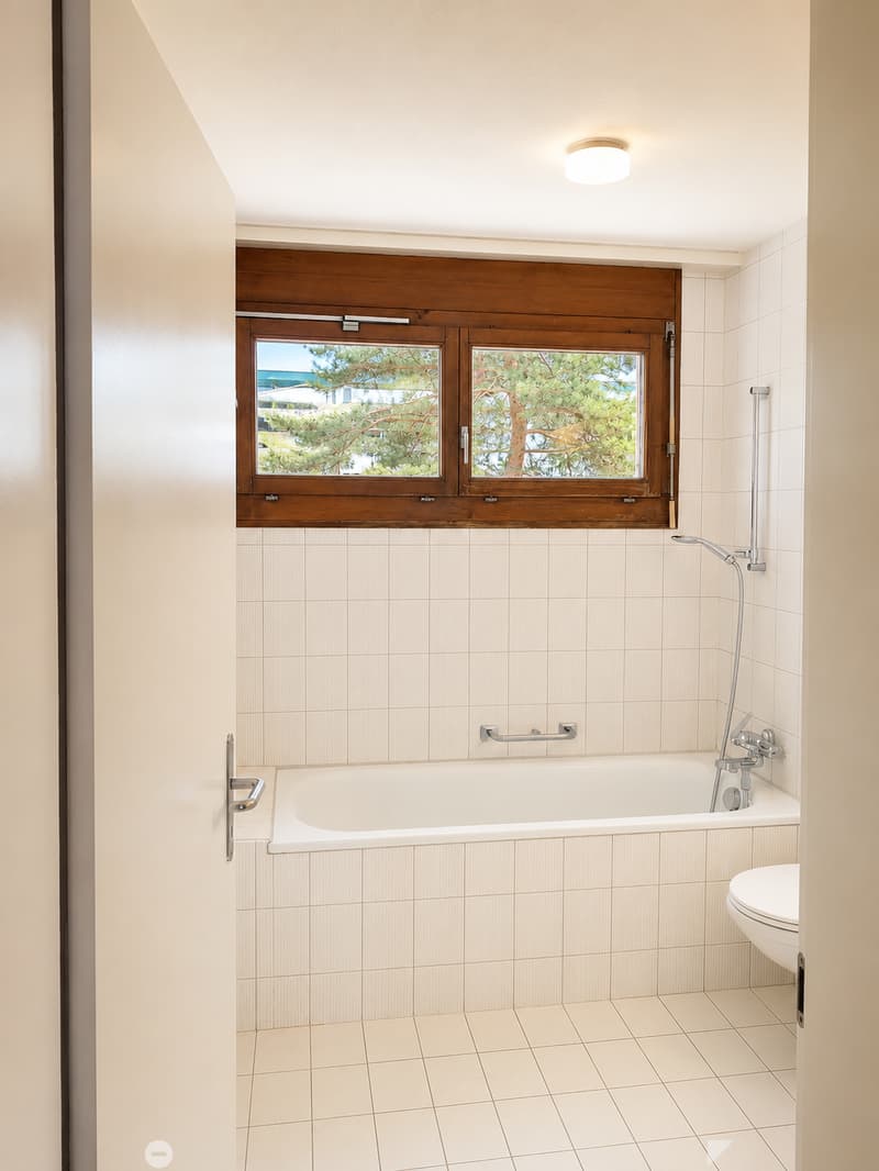 Helle 3.5-Zimmer-Wohnung mit Balkon in Biel – sofort verfügbar! (7)