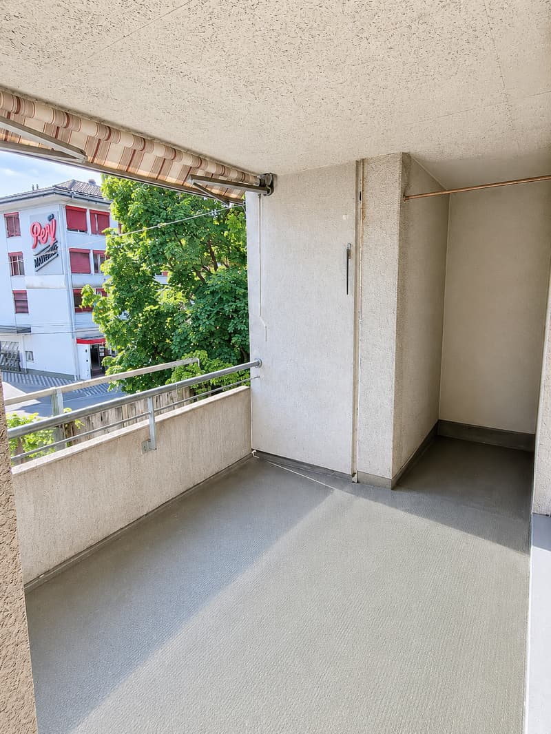 Bright 3.5-room apartment with balcony in Biel – available immediately! (9)