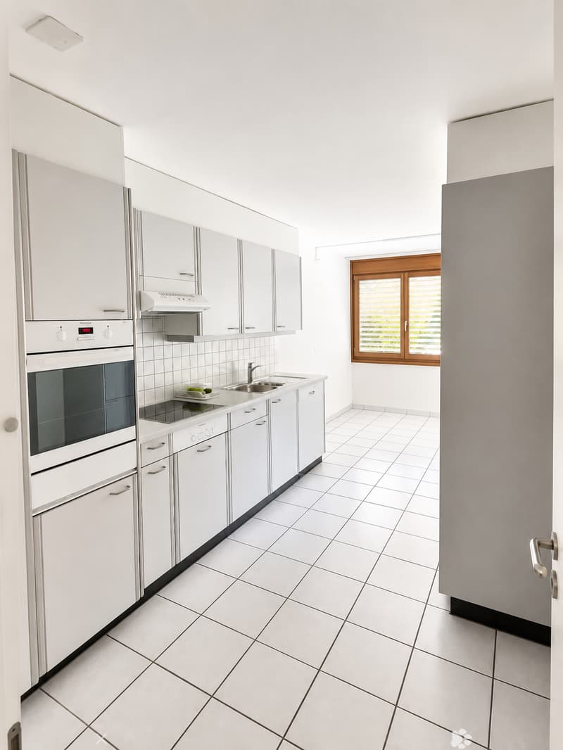 Helle 3.5-Zimmer-Wohnung mit Balkon in Biel – sofort verfügbar! (2)