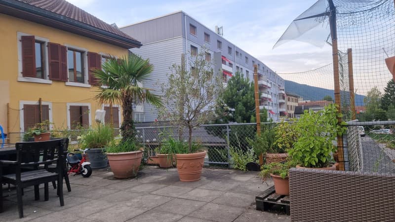 Incantevole appartamento 3.5 locali con terrazza su Bözingenstrasse a Biel – disponibile immediatamente! (10)