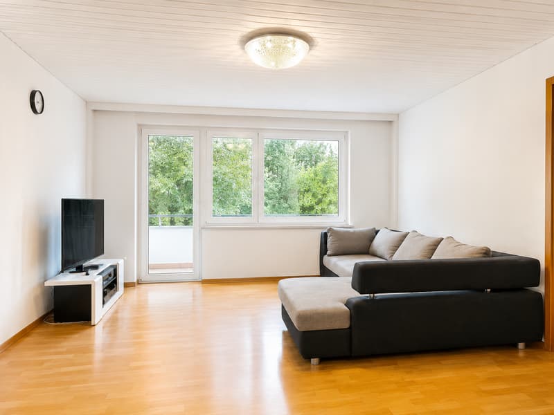 Helle 3.5-Zimmer-Wohnung mit Balkon in Ipsach – ab sofort verfügbar! (3)