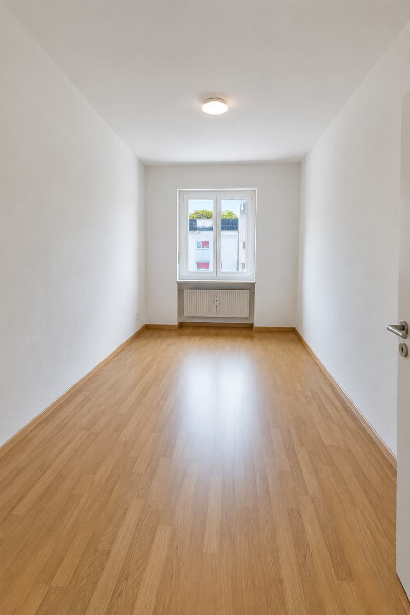 Appartement lumineux et spacieux de 4,5 pièces avec balcon ensoleillé à Granges (5)
