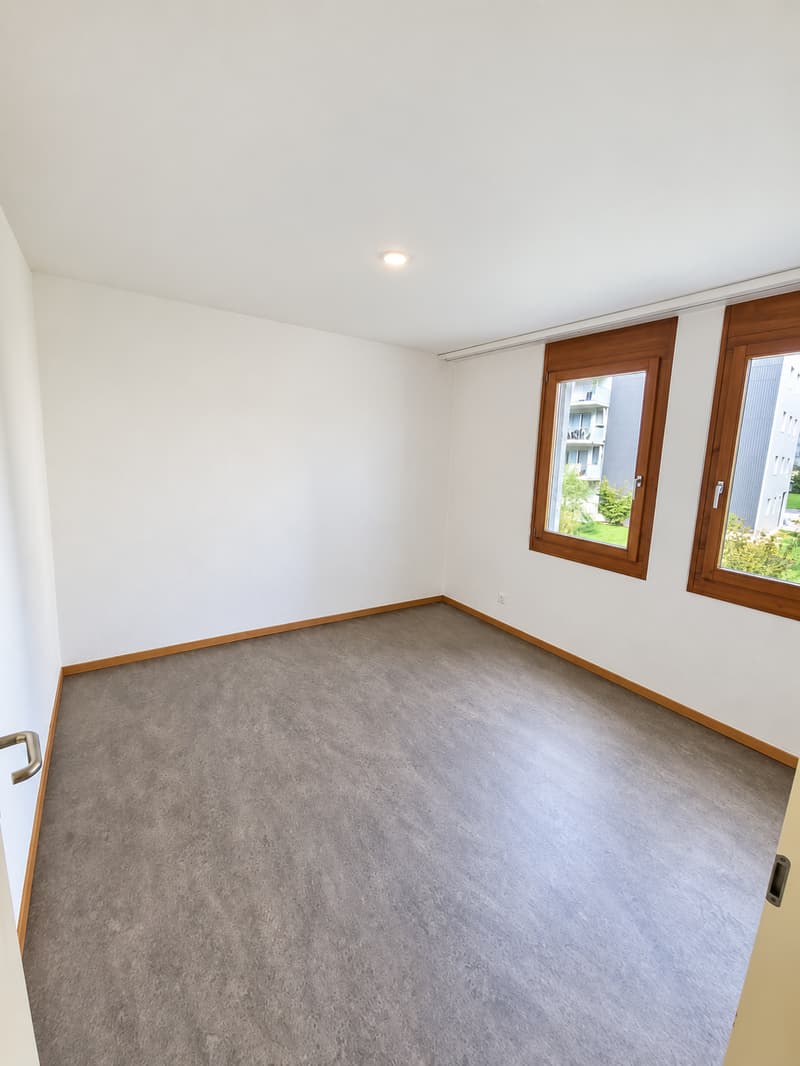 Helle 4.5-Zimmer-Wohnung mit Balkon und Garage in Biel – ab sofort verfügbar! (8)