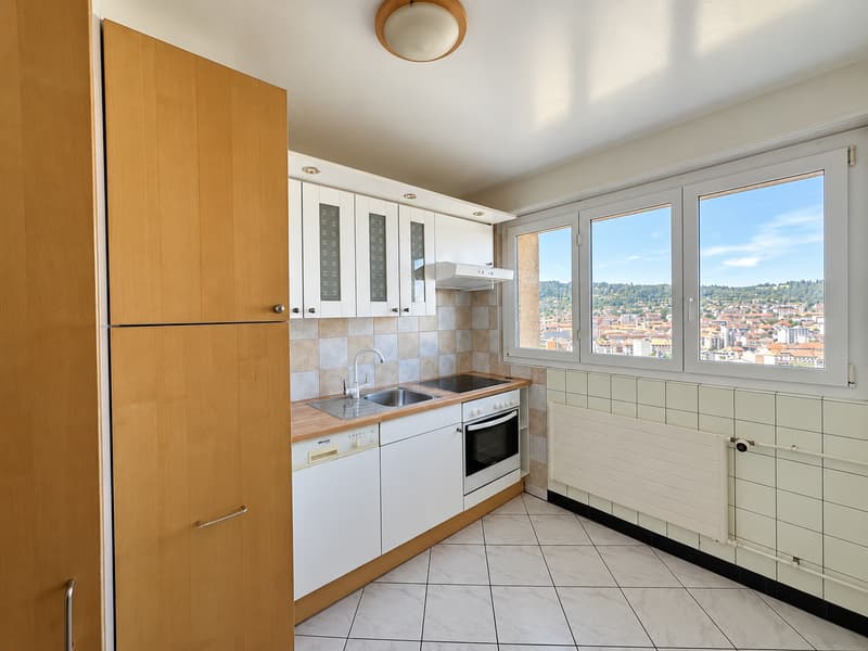 Lumineux appartement de 3.5 pièces avec belle vue dégagée (2)