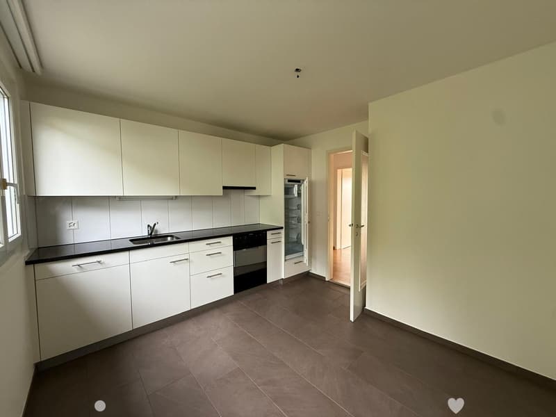 Helle 3-Zimmer-Wohnung mit Balkon in Biel (3)