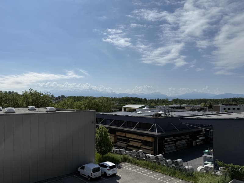 Administrative/office space with balcony, unit 31, in new project in Echandens (3)
