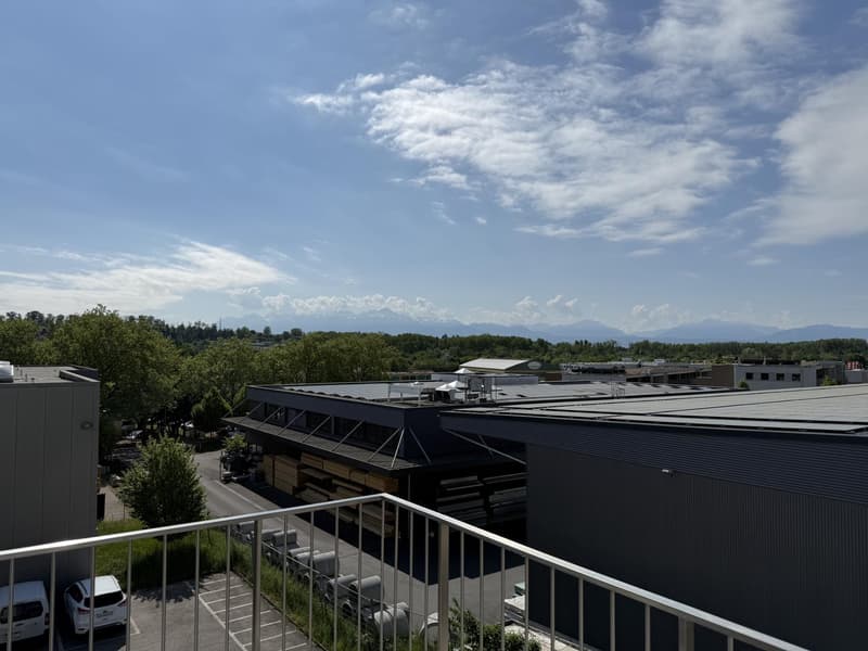 Administrative/office space with balcony, unit 30, in new project in Echandens (2)