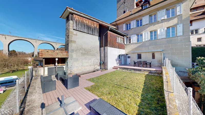 Majestic villa in the heart of Fribourg (2)