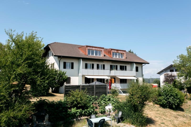 Appartement de 4.5 pièces rénové avec vue dégagée sur les Préalpes (1)