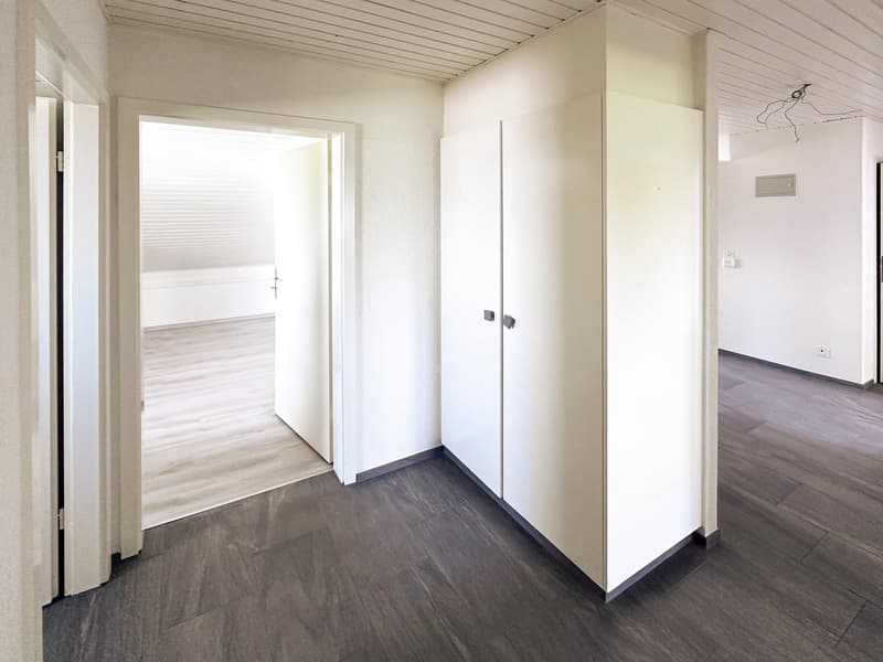 Appartement de 4.5 pièces sous les toits avec séjour entièrement repensé (8)