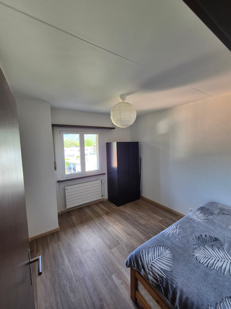 Charmantes 4.5-Zimmer-Dachwohnung in Saint-Léonard (13)