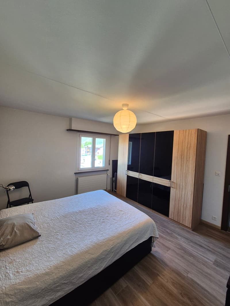 Charmantes 4.5-Zimmer-Dachwohnung in Saint-Léonard (12)
