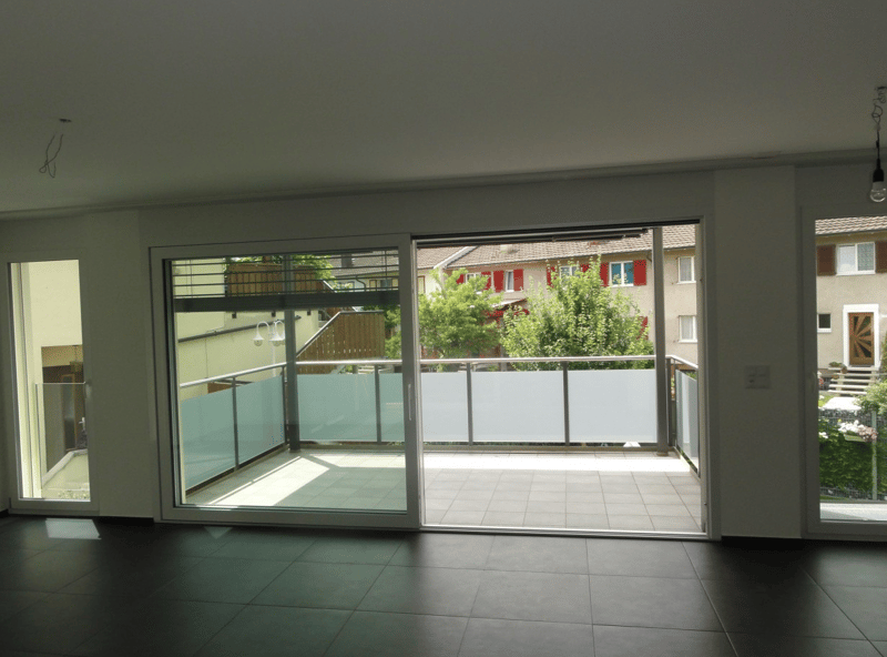 Appartamento moderno 4.5 locali sulla strada principale a Reinach (4)