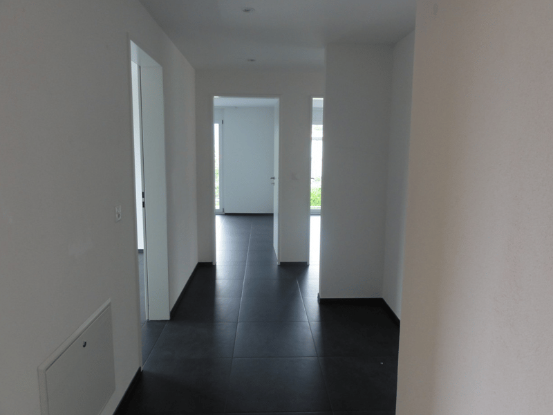 Appartamento moderno 4.5 locali sulla strada principale a Reinach (7)