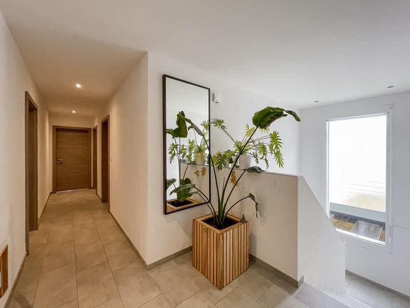 Vista, Giardino e Comfort: Casa Familiare a Le Pâquier (9)