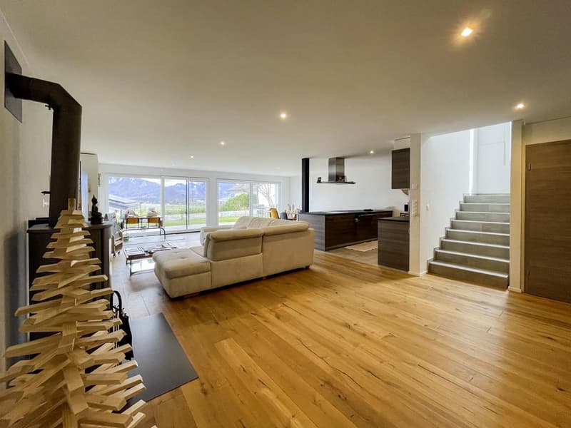 Vista, Giardino e Comfort: Casa Familiare a Le Pâquier (6)