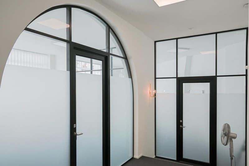 Exceptional opportunity to rent offices with storefronts in Montreux! (3)