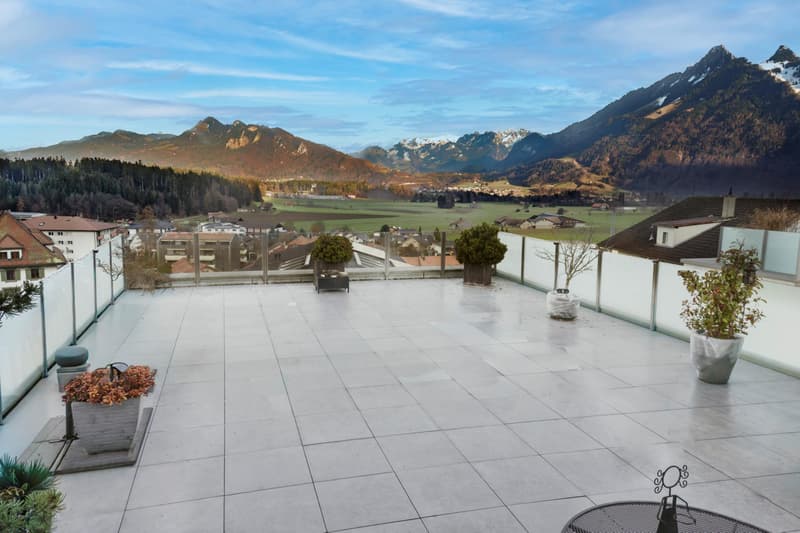 Rare property with two living spaces - 3.5-room villa and 2.5-room apartment - for private or investor (1)