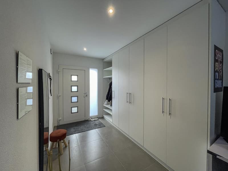 Rare property with two living spaces - 3.5-room villa and 2.5-room apartment - for private or investor (11)