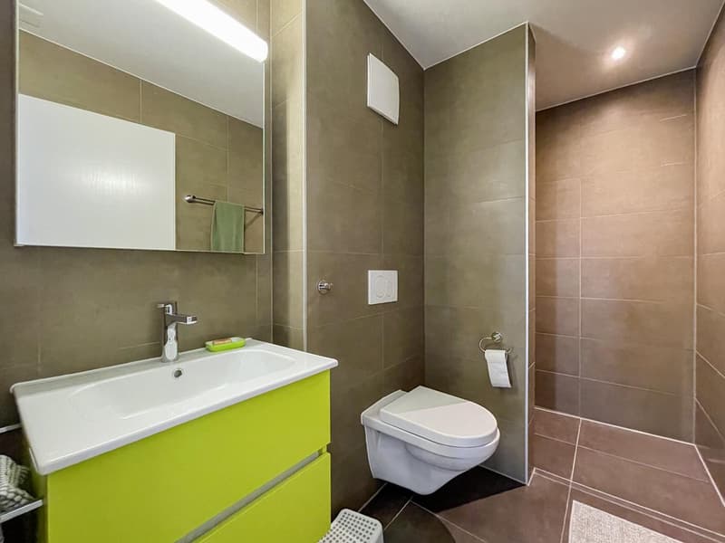 Rare property with two living spaces - 3.5-room villa and 2.5-room apartment - for private or investor (8)