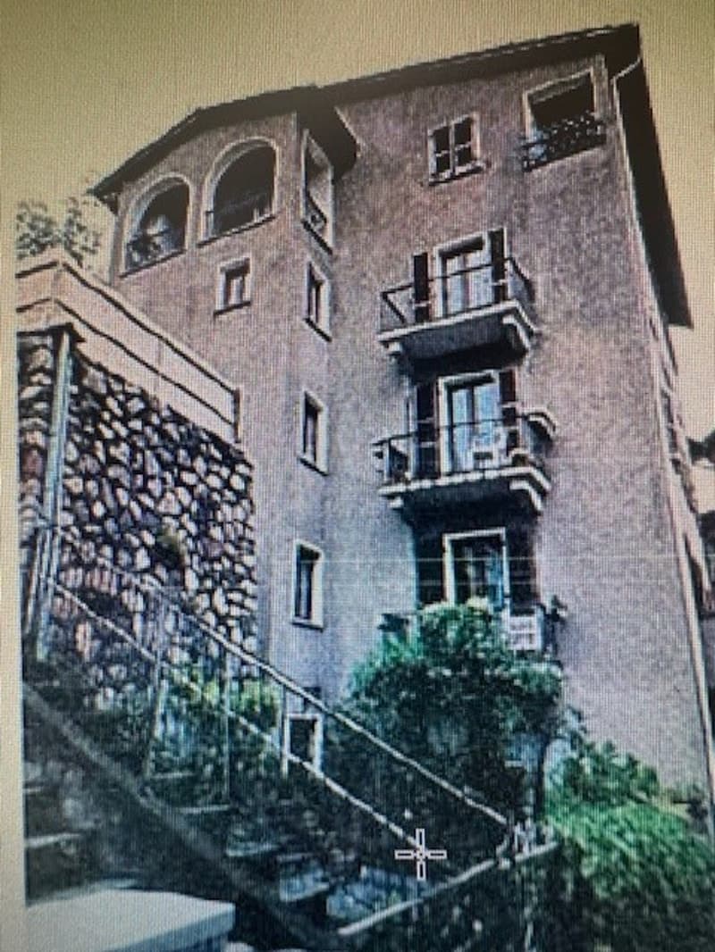 Morcote, casa storica con 3 appartamenti nel nucleo. (5)