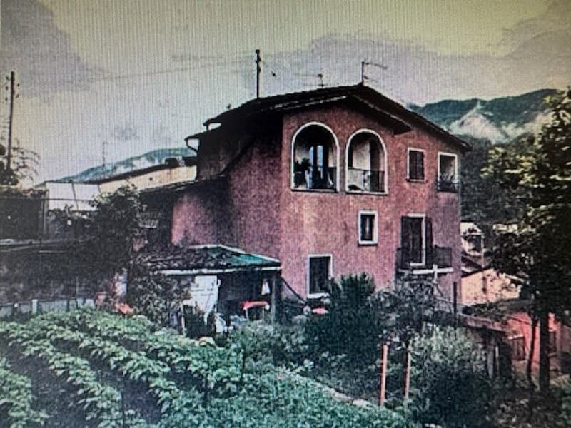 Morcote, casa storica con 3 appartamenti nel nucleo. (3)