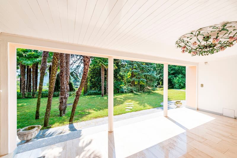 Splendida villa con piscina circondata da vigneti (4)