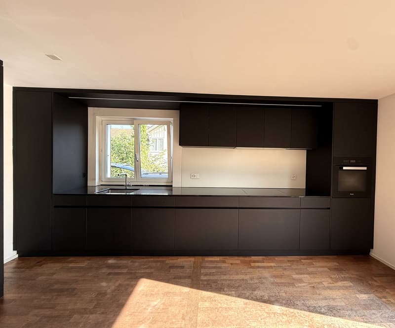 Stilvoll modernisiertes Doppeleinfamilienhaus mit hochwertigem Ausbau, Garten und viel Wohnqualität (2)