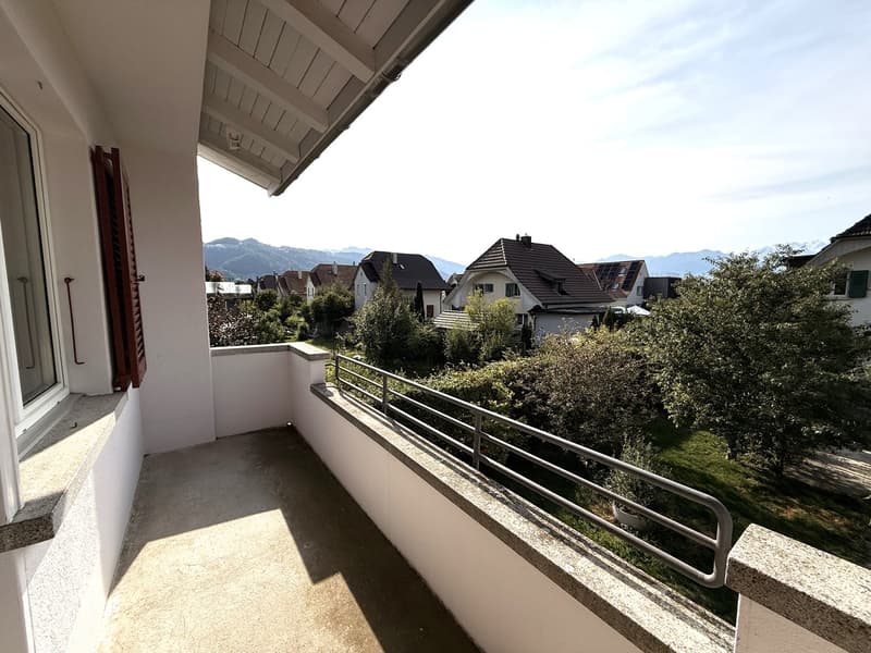 Stilvoll modernisiertes Doppeleinfamilienhaus mit hochwertigem Ausbau, Garten und viel Wohnqualität (18)