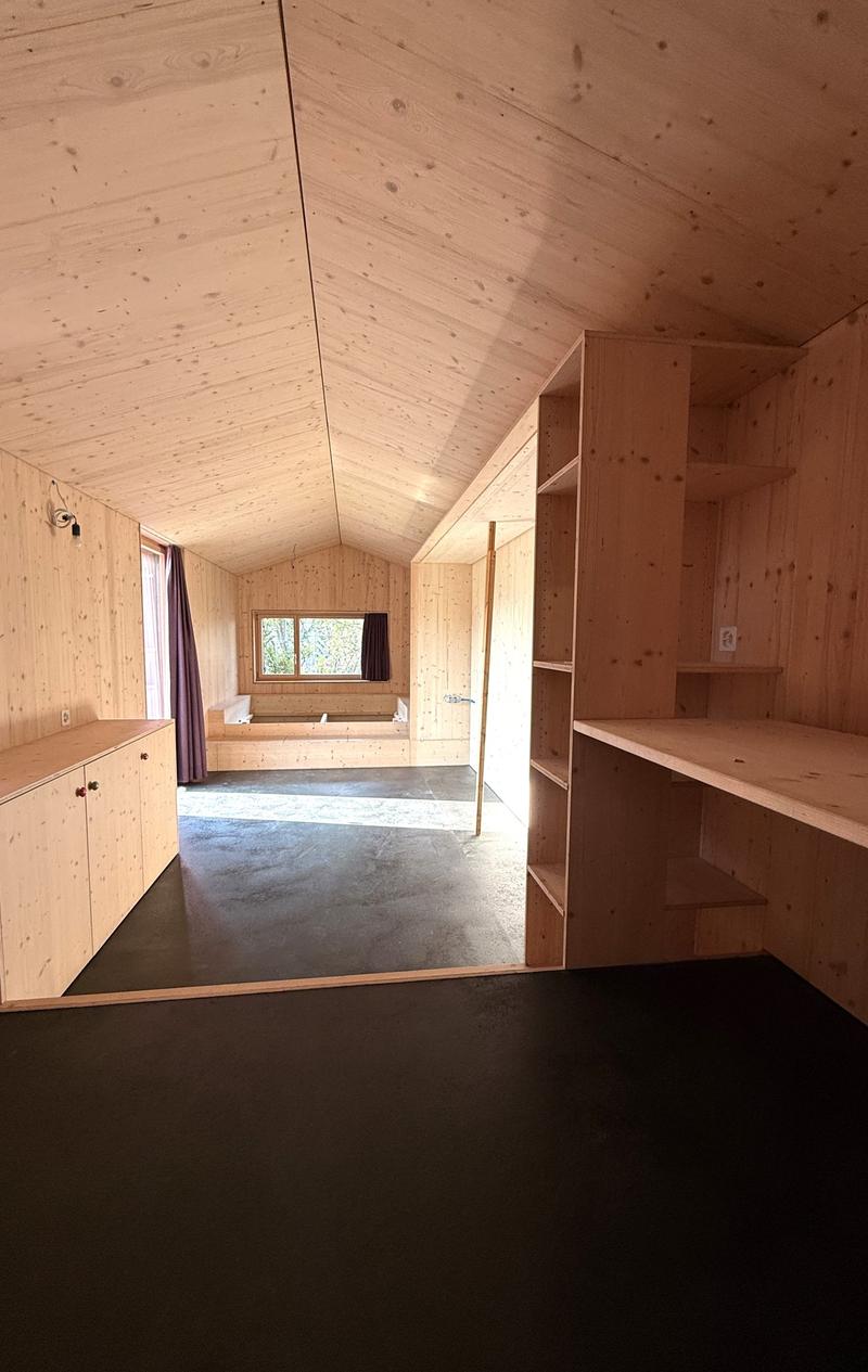 Stilvoll modernisiertes Doppeleinfamilienhaus mit hochwertigem Ausbau, Garten und viel Wohnqualität (13)