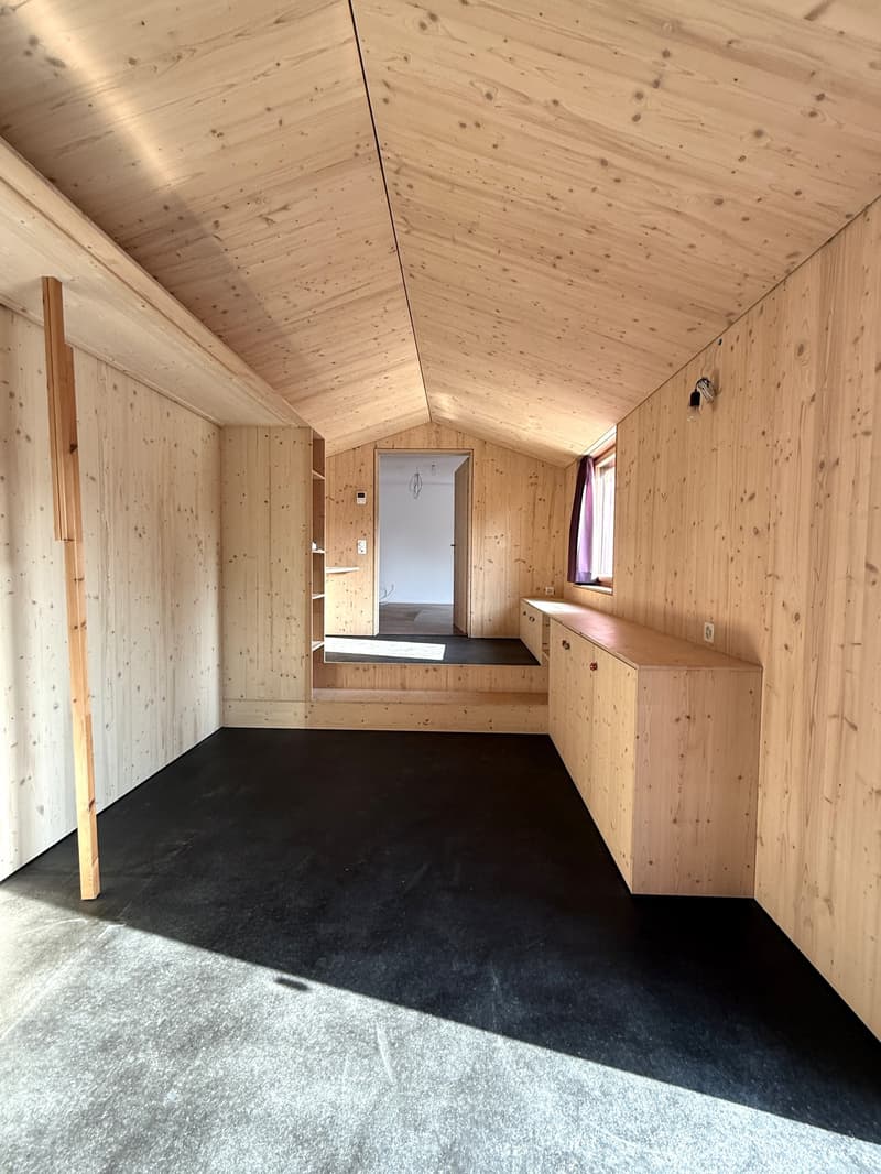 Stilvoll modernisiertes Doppeleinfamilienhaus mit hochwertigem Ausbau, Garten und viel Wohnqualität (12)