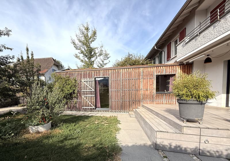 Stilvoll modernisiertes Doppeleinfamilienhaus mit hochwertigem Ausbau, Garten und viel Wohnqualität (14)