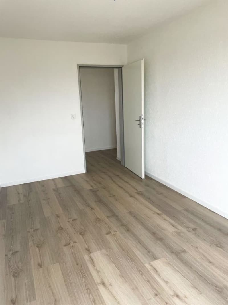Charmante 3.5-Zimmer-Wohnung mit Balkon und schöner Aussicht in Thun (9)