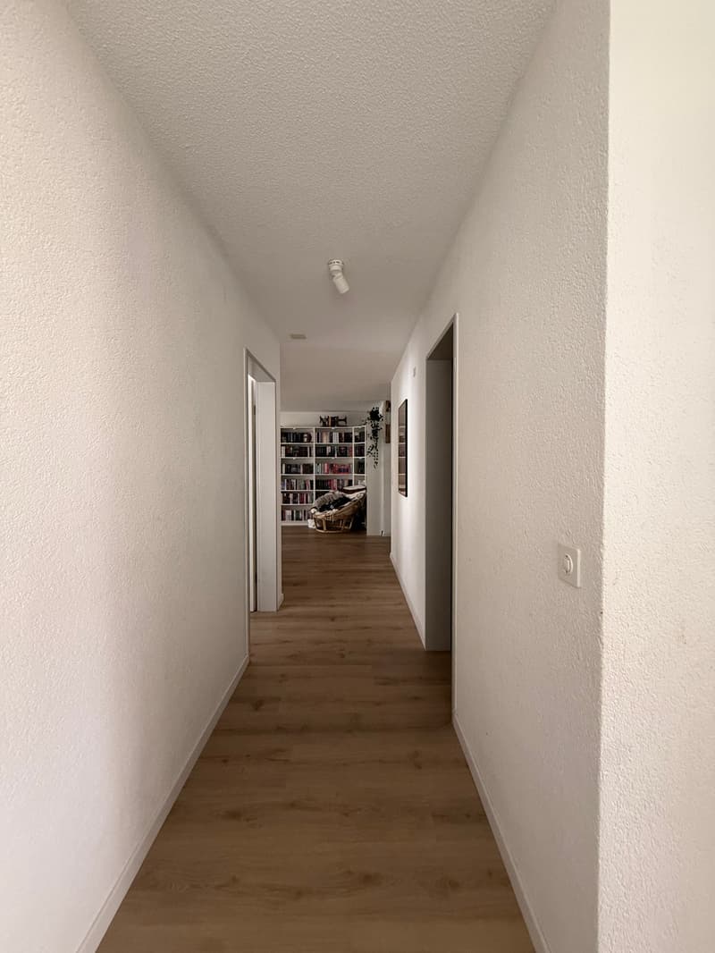 Charmante 3.5-Zimmer-Wohnung mit Balkon und schöner Aussicht in Thun (8)