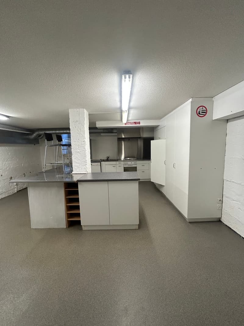 Vielseitig nutzbare Räumlichkeiten an attraktiver Lage in Bern (2)