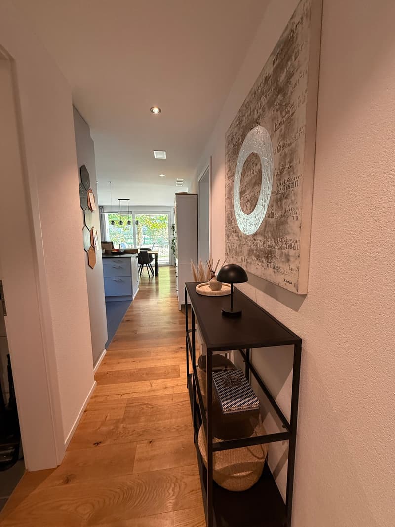 Stilvolles Wohnen mit grosszügigem Garten - ein Zuhause zum Wohlfühlen (5)