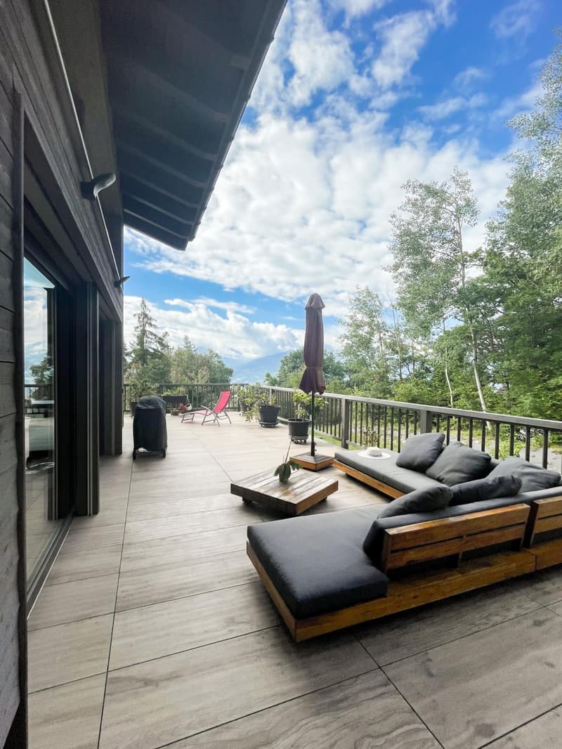 Exceptional Architect-Designed Chalet in the Heart of Nature with Pool and Panoramic View (5)