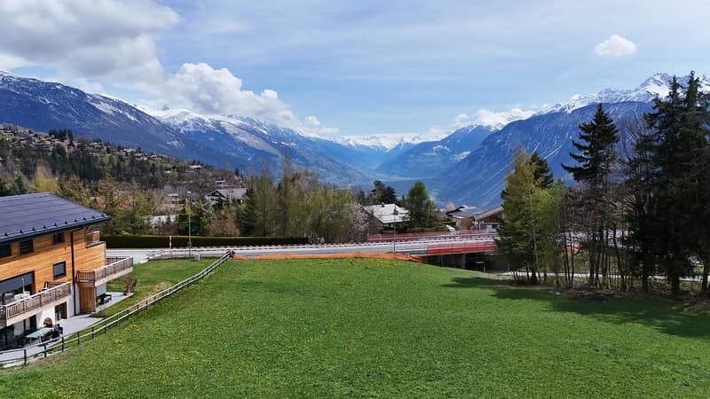 Luxury 2.5-room attic apartment in the heart of Crans-Montana (13)