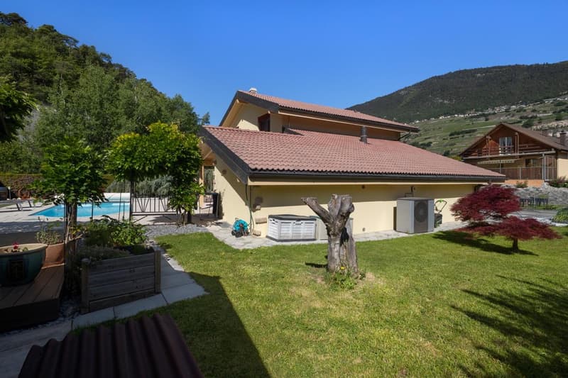 Elegant family villa with pool in Granges VS (4)