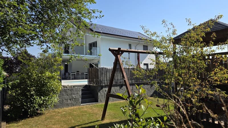 Modern single-family house with pool (13)