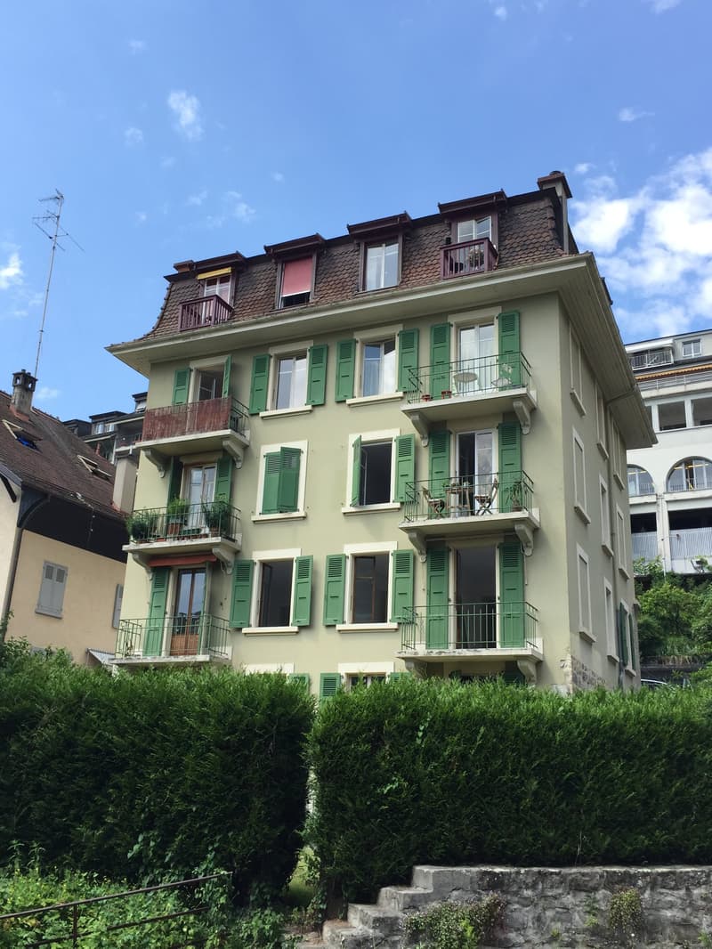 Charmant appartement sous les toits de 2.5 pièces à Montreux (2)