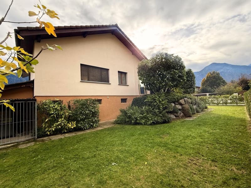 MAGNIFICENT VILLA renovated with land in FULLY (5)