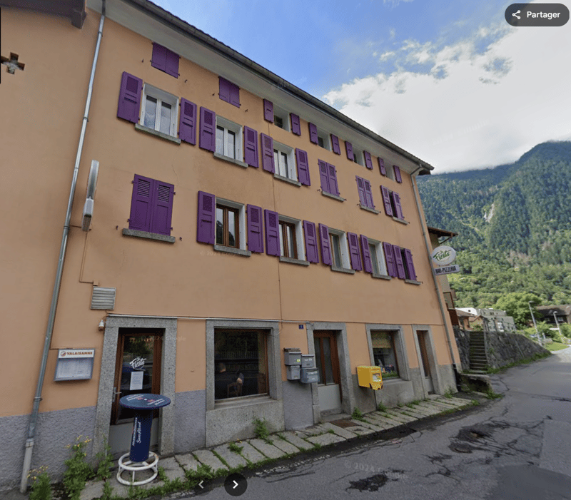 DA ACQUISTARE: BEL RISTORANTE nel cuore di Bovernier (8)