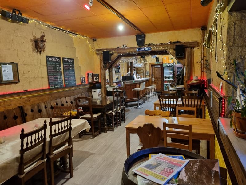 DA ACQUISTARE: BEL RISTORANTE nel cuore di Bovernier (3)